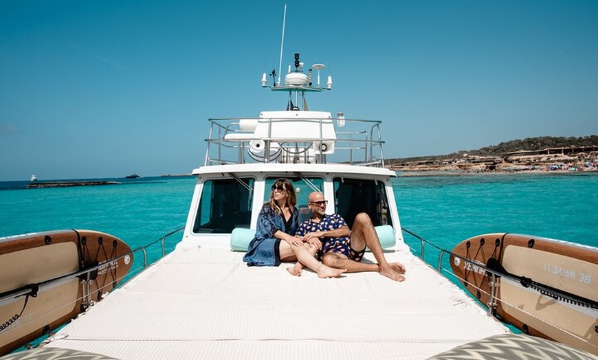 Image 9: Alquiler de barcos de medio día en yate tradicional balear en Ibiza