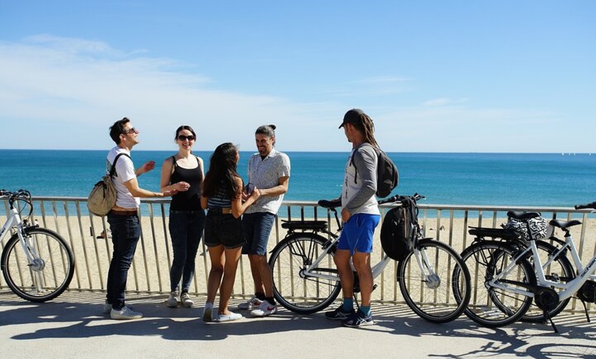 Image 9: Recorrido en bicicleta por lo más destacado de Barcelona