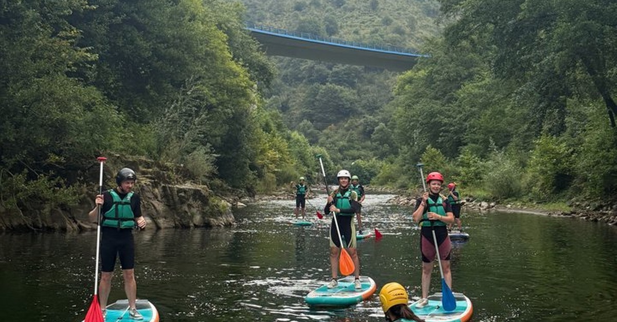 Paseo en tabla de remo de pie por el río Bidassoa