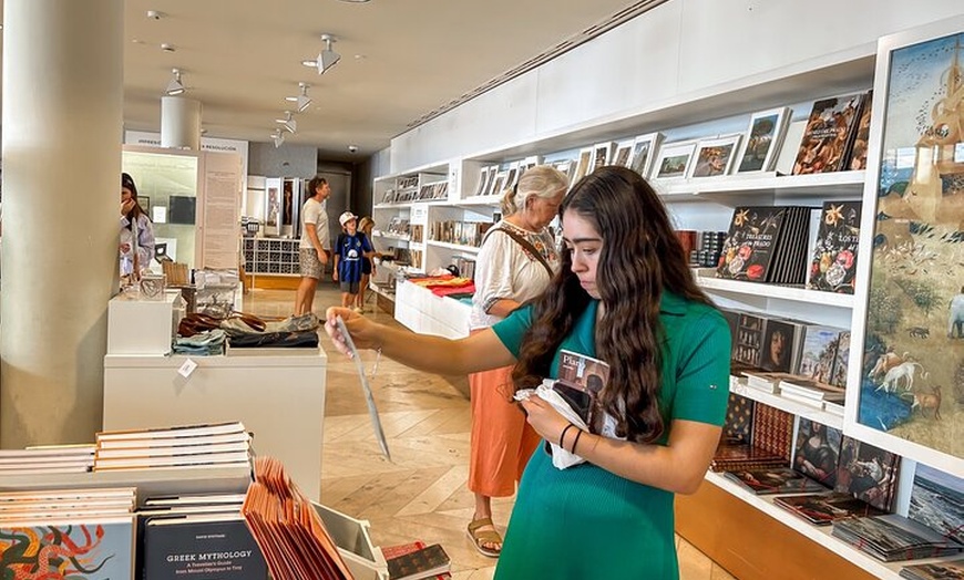 Image 40: 2 en 1 Madrid Art Tour Museos del Prado y Reina Sofía