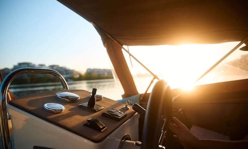 Image 9: Bootsfahrt Heidelberg Privatboot mit Kapitän 1,5h bis 12 Gäste