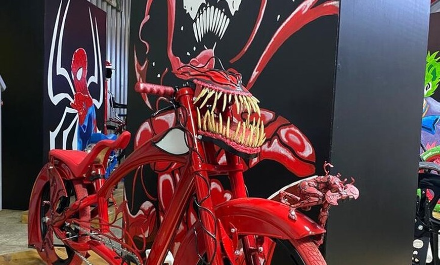 Image 2: Entrada a la Galería de Arte sobre Ruedas en Gran Canaria