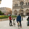 Image 2: Paris Kickstart en 4 heures : Visite à vélo et pique-nique du Louvre