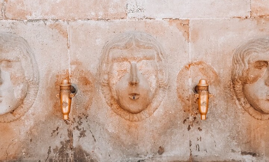 Image 9: Introducción al recorrido a pie por el Barrio Gótico del casco anti...