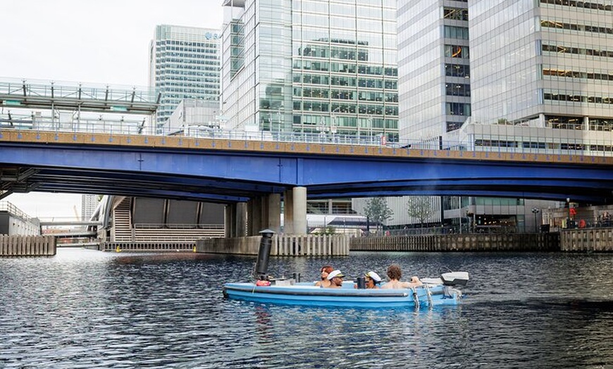 Image 5: Hot Tub Boat Tour in London - London's most unique tour