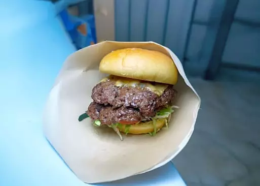 5% Cash Back at Burger By Day