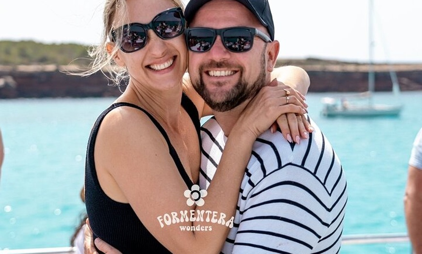 Image 24: Paseo en Catamarán a Vela con Formentera Wonders Todo Incluido