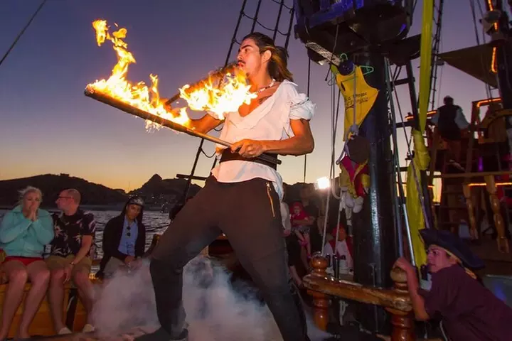 Capitan Hook, Pirates Show and Ship Dinner at Cancun