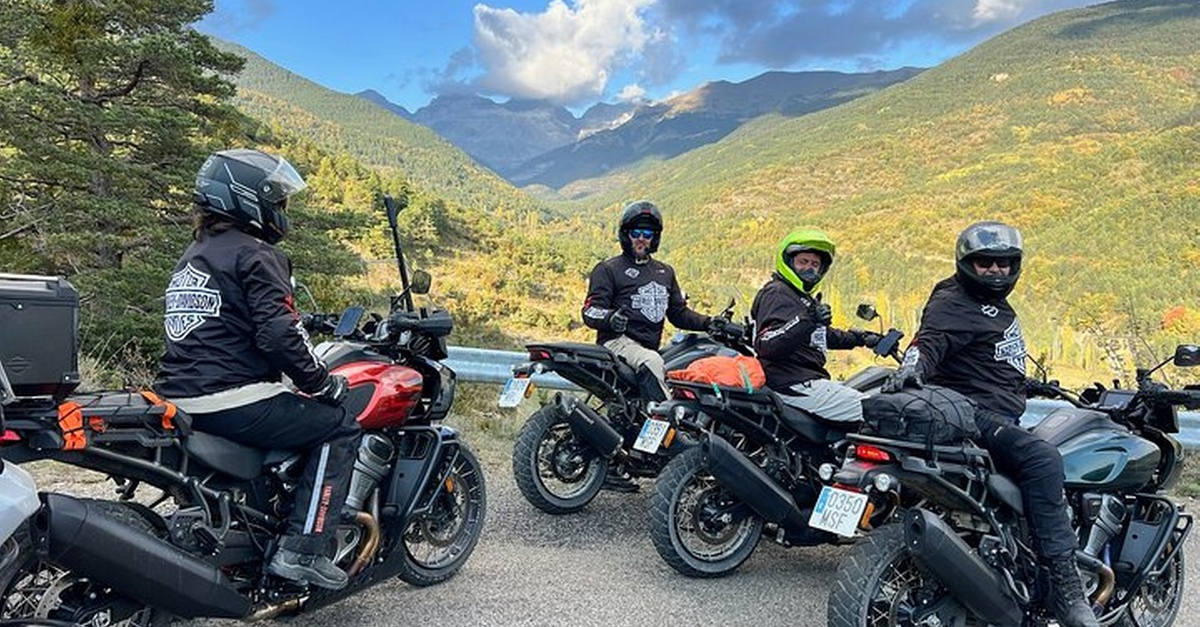 Tour en moto BMW o Harley Davidson por la Alpujarra desde Málaga