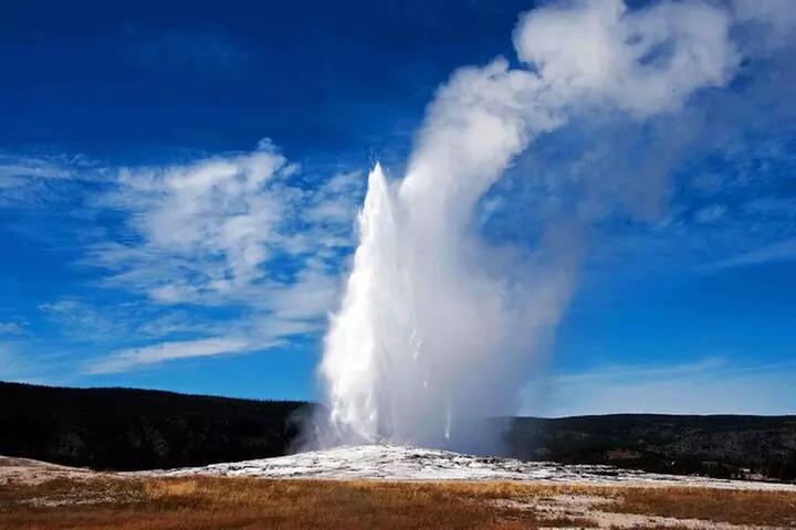 Small Group In-Depth Yellowstone&Grand Teton 5-Day w/2NightCabins