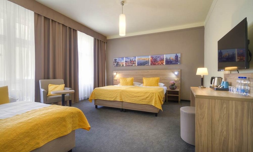 Image 1: ✈ RÉPUBLIQUE TCHÈQUE | Prague - Hotel Atlantic 3*, 2 nuit - Découverte