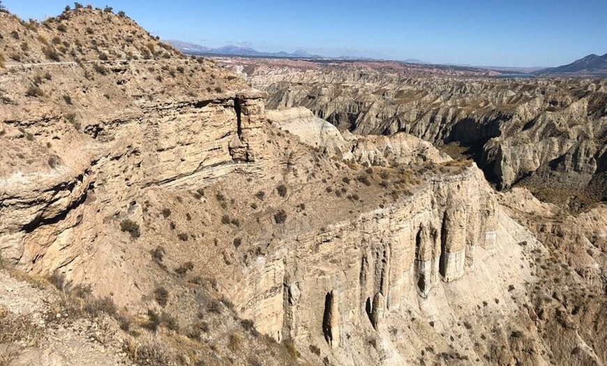 Image 3: Viaje a través de las tierras malas del desierto de Gorafe
