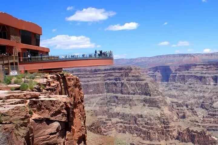 Grand Canyon West, Hoover Dam, 7 Magic Mountains Small Group Tour