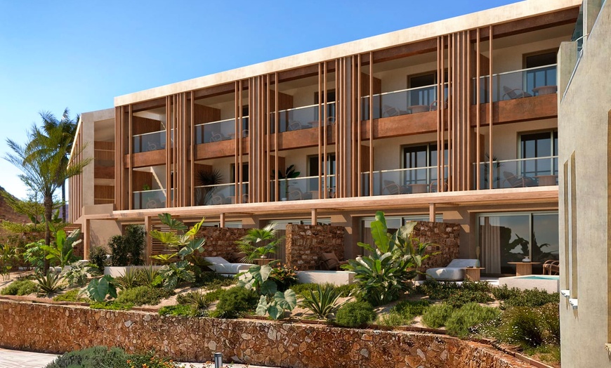 Image 8: ✈ NORD DE LA GRÈCE | Stavros - Isla Brown Chania Resort, Curio Coll...