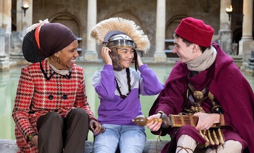 Image 2: London: Windsor Castle, Stonehenge & Bath Guided Tour with Entry