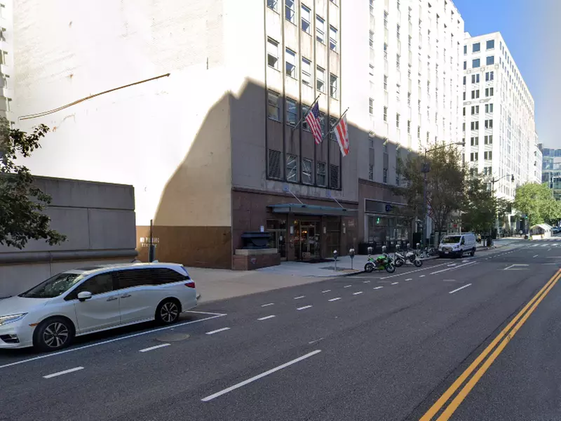 Parking at SAX Restaurant and Lounge - Valet