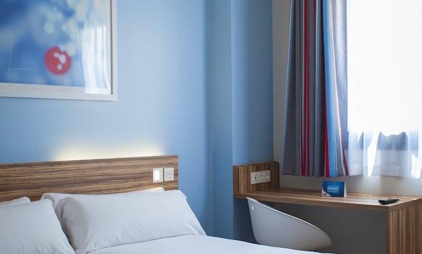 Image 5: ✈ HISZPANIA | Barcelona - Travelodge Barcelona Poblenou 1* - City b...