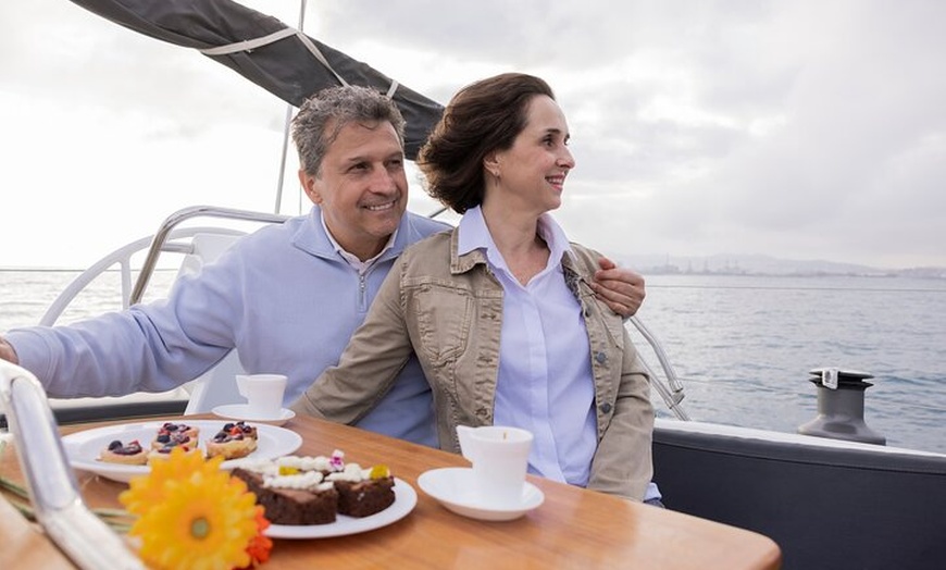 Image 7: Experiencia De Navegacion En Un Velero Exclusivo En Barcelona