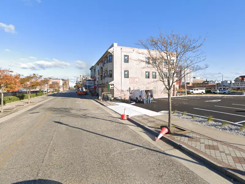 Parking at 171 S. New York Ave. Lot