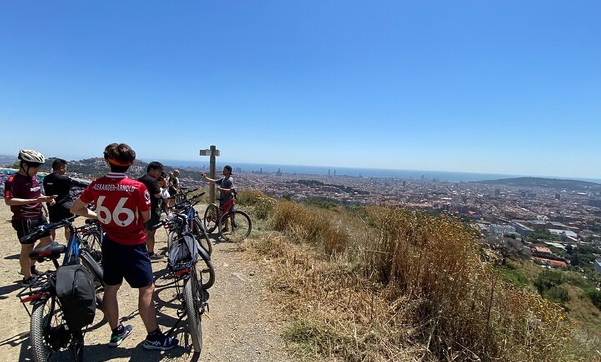 Image 6: Barcelona al Tibidabo: Gemas ocultas y vistas panorámicas Tour en b...