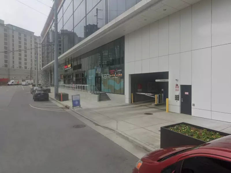 Parking at 800 19th Ave. S. Garage