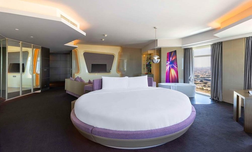 Image 4: ✈ EMIRATI ARABI UNITI | Dubai - V Hotel Dubai Curio Collection by H...