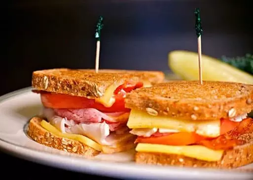 5% Cash Back at Malone's Bar & Grill