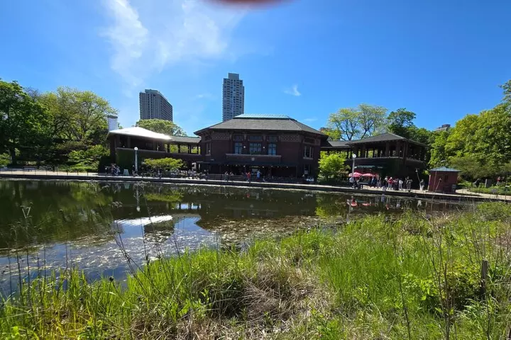 Lincoln Park Nature Museum and Zoo Public Walking Tour