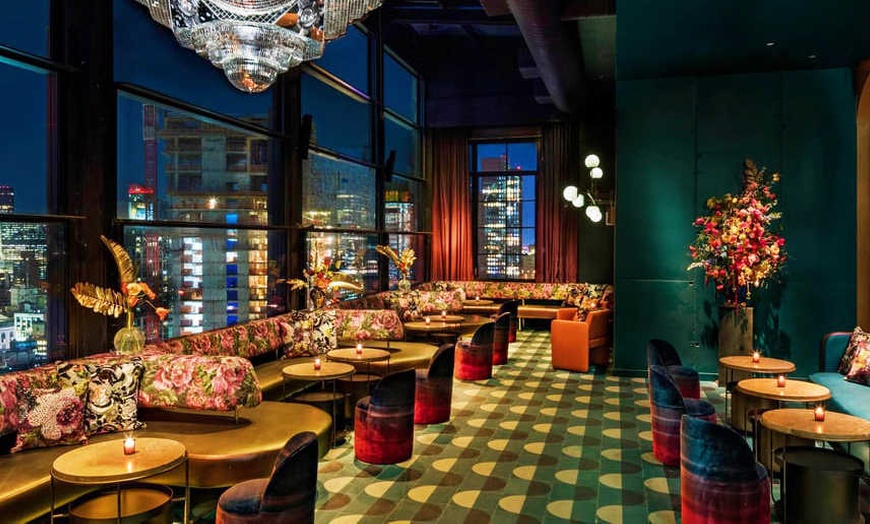 Image 1: ✈ STANY ZJEDNOCZONE | Nowy Jork - Moxy NYC Chelsea 4* - Rooftop