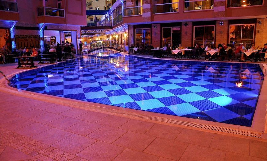 Image 2: ✈ ANTALYA EN OMGEVING | Alanya - Taç Premier Hotel & Spa 4*, 3 nach...