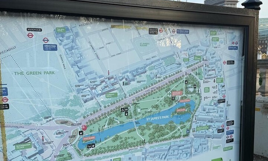 Image 15: London Walking Tour VIP