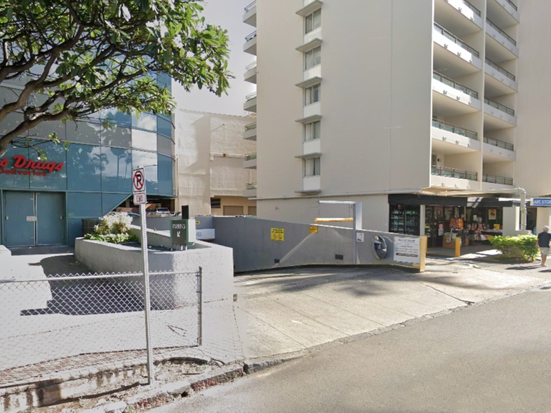 Parking at Bank of Hawaii Waikiki Center