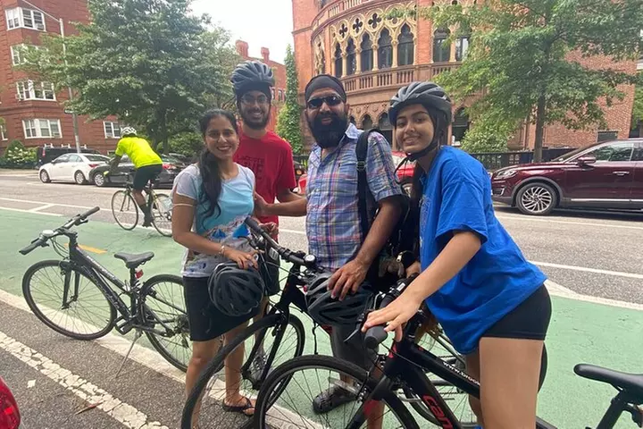 Brooklyn Bike Tour with Local Guide