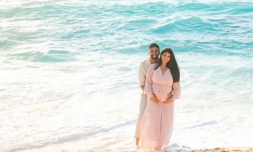 Image 28: Cancun Romantic Beach Photoshoot