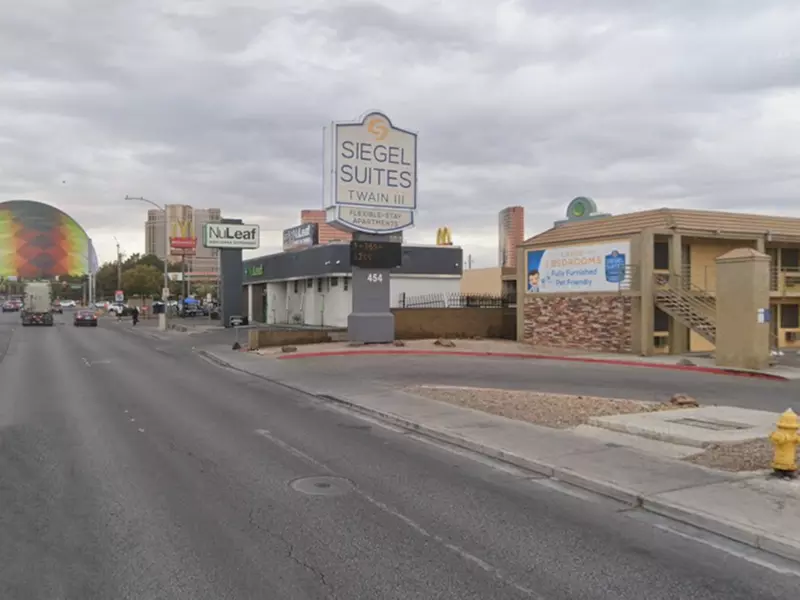 Parking at W Twain Lot B