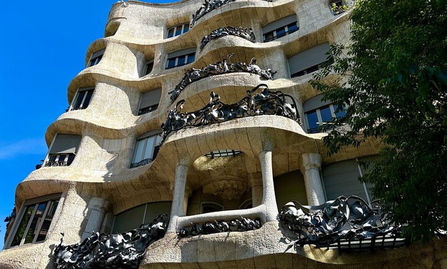 Image 9: Tour de tapas en grupo pequeño por el centro de Barcelona con 6 tap...