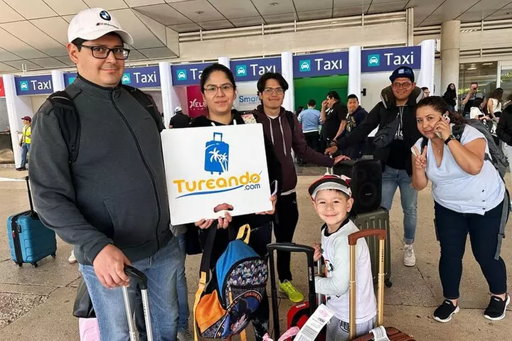 Shared Cancun Airport Transfer to Moon Palace Hotel - Primary Image