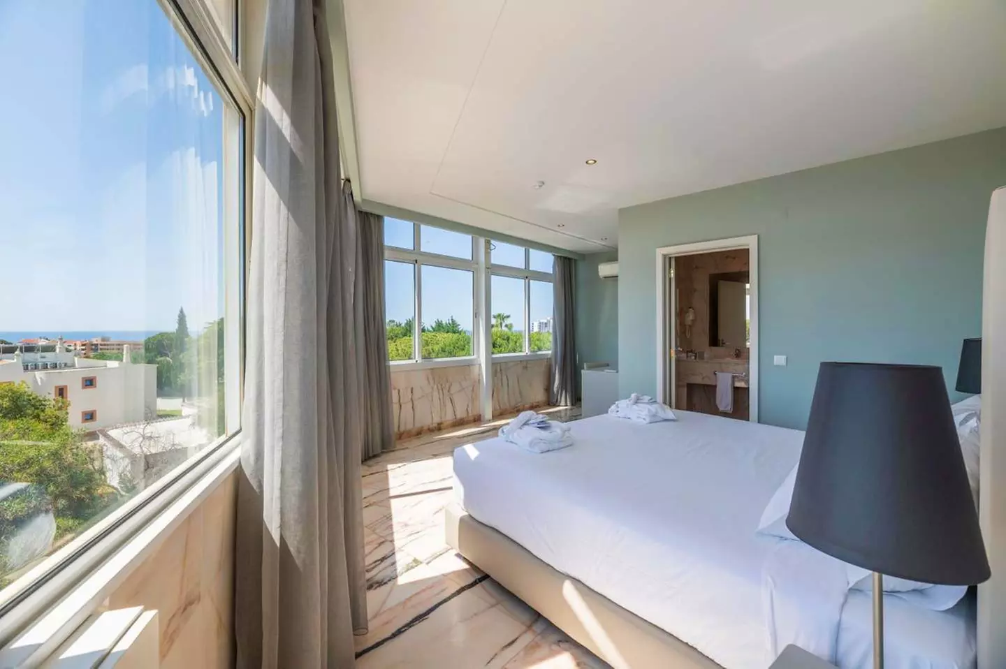 ✈ SPANIEN | Barcelona - Mariano Cubi Aparthotel Barcelona 4*, 2 Näc...