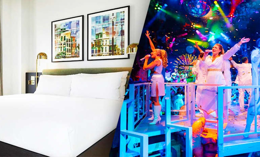 Image 1: ✈ GROßBRITANNIEN | London - Mama Mia The Party: Aufenthalt im TRIBE...