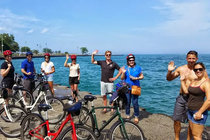 Bike Tour of Chicago's Lakefront Neighborhoods