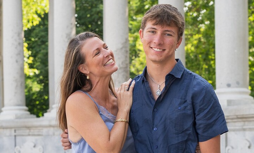 Image 5: Sesión de fotos profesional en el Parque del Retiro de Madrid