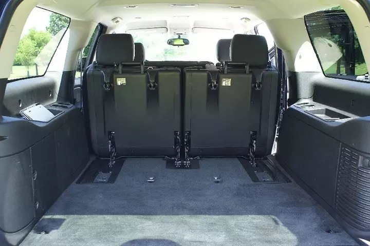 One-Way Private Transfer from Downtown Chicago to MDW by SUV