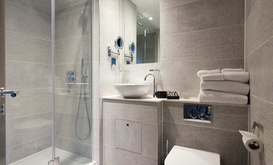 Image 4: ✈ ROYAUME-UNI | Londres - Hampton by Hilton London City 4*, 2 nuit ...