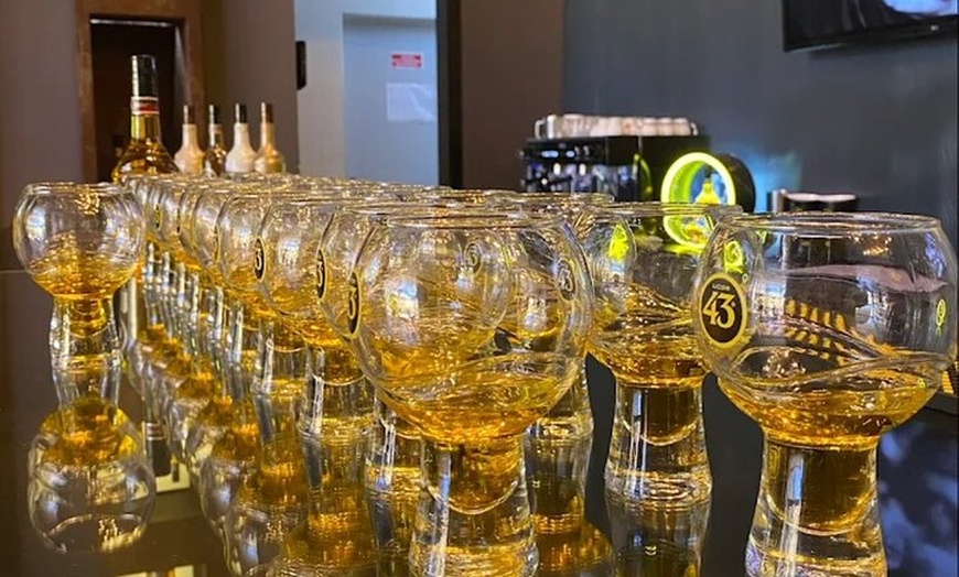 Image 10: Cartagena; Visita Fabrica de licor con cata y traslados en van