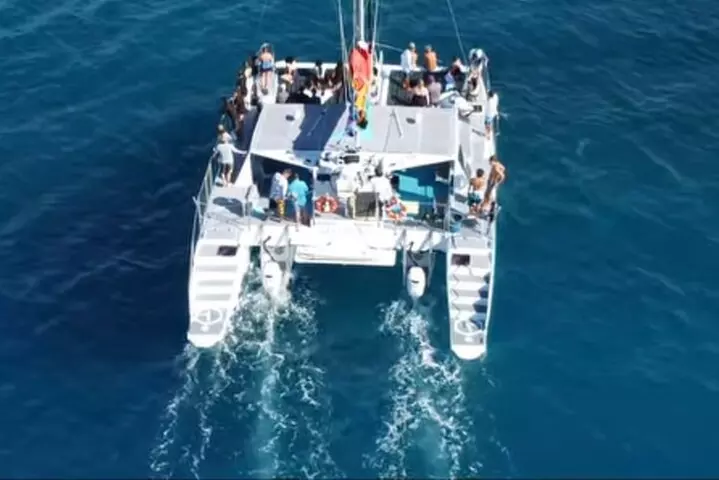 Board from Waikiki Beach for a scenic Sunset Sail on the Hāwea