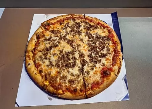 5% Cash Back at Tomatoe's Pizza & Sports Bar