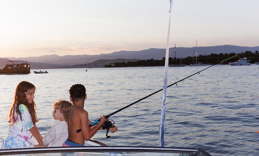 Image 35: Coucher de soleil privé Évasion de Cannes à l'île de Lerins Chill a...