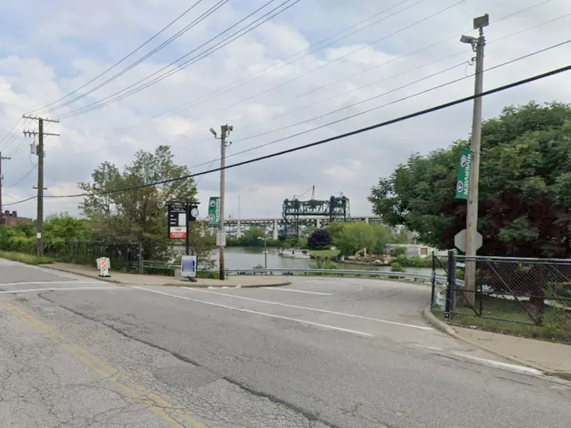 Parking at Riverview Lot - Primary Image