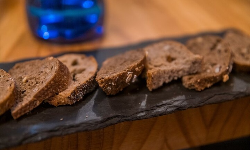 Image 6: Cata Privada de Aceite de Oliva y Tapas en el Mercado de Granada