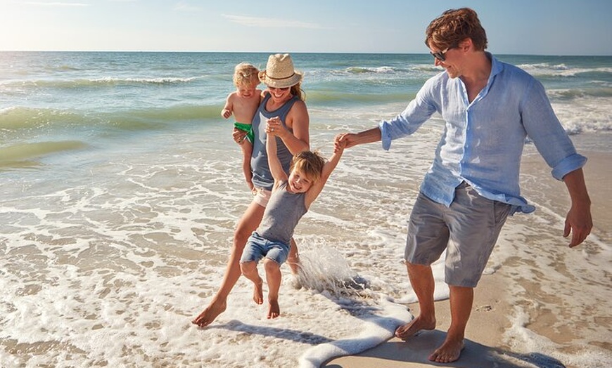 Image 2: Playa de Fuerteventura y Casco Antiguo